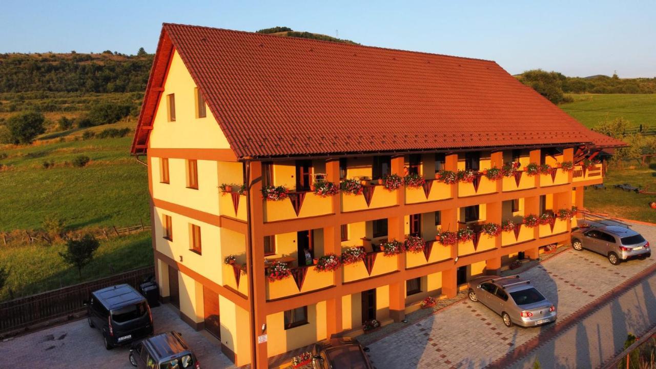Apartamente Mano Apartmanok Praid Eksteriør bilde